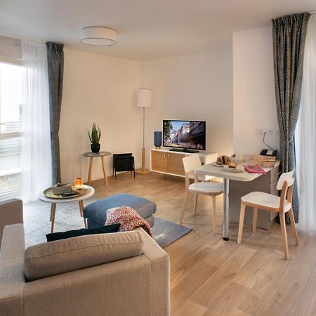 Domitys L'Oustaou Aparthotel Saint-Martin-de-Crau Exteriör bild